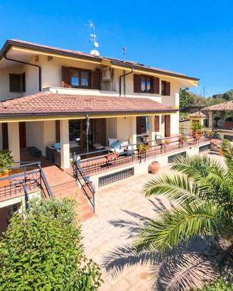 Villa panoramica con vista su Roma