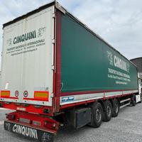 Semirimorchio centinato con buca coils