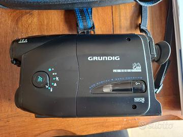 videocamera Grundig quasi nuova con custodia