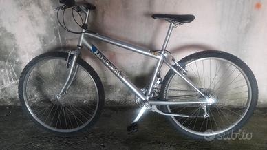 Mountain bike usata poco