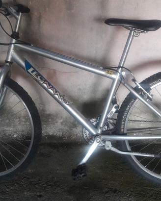 Mountain bike usata poco