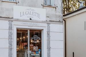 Bar e vendita al dettaglio