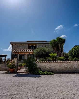 Villa di 252 m² con più di 5 locali e box auto dop