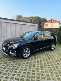Audi Q3 S TRONIC 2.0 150cv