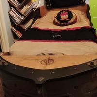 1 letto forma  barca  pirati + 1 letto squalo