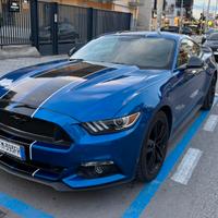 FORD Mustang con carbon kit (Super BOLLO pagato )