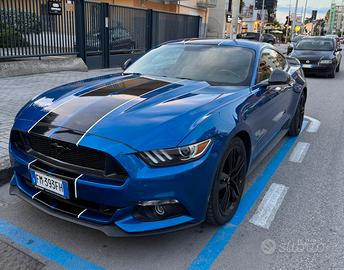 FORD Mustang con carbon kit (Super BOLLO pagato )