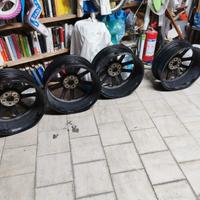 cerchi cerchione lega toyota 5 fori raggio 18