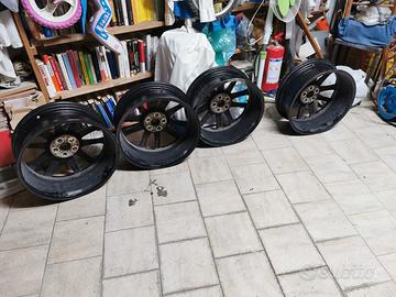 cerchi cerchione lega toyota 5 fori raggio 18