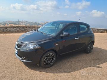Lancia Ypsilon Hybrid-2022