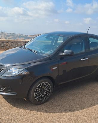 Lancia Ypsilon Hybrid-2022