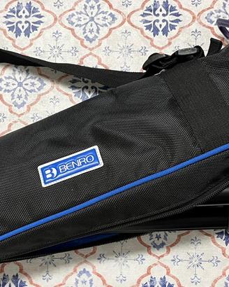 Treppiede fotografico BENRO IT-15 con custodia