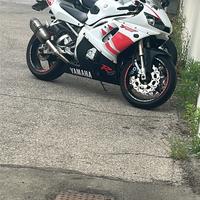 Yamaha R6