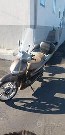 scooter Peugeot tweet 125