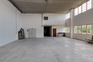 Capannone magazzino artigianale e commerciale