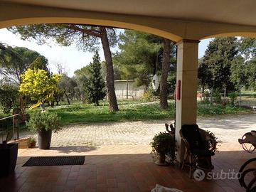 Villa di 795 m² con più di 5 locali e box auto dop