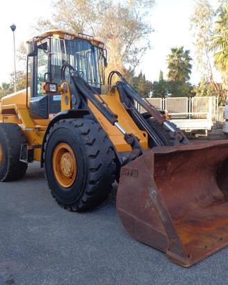 PALA GOMMATA JCB