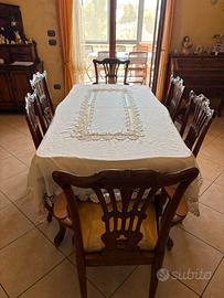 Tavolo da pranzo con 6 sedie antiche