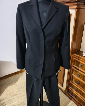 completo giacca e pantaloni 