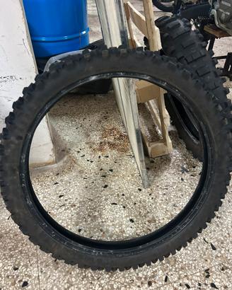 Gomma metzeler 90/90/21