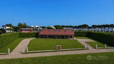 Villa di 350 m² con più di 5 locali a Jesolo