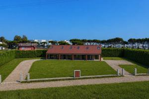 Villa di 350 m² con più di 5 locali a Jesolo