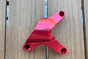 Protezione pompa acqua hypermotard 950