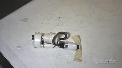 GRUPPO POMPA CARBURANTE VESPA PIAGGIO 640516 USATA