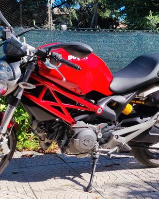 ducati 696