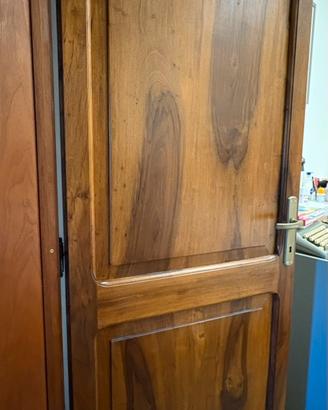 Porte in legno di noce