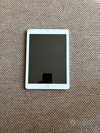 iPad 6ª Generazione – 32GB + cover in silicone