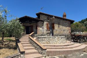 VILLA SINGOLA A LUGNANO IN TEVERINA