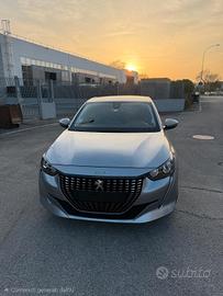 Peugeot 208 pure tech 100 5 porte Allure