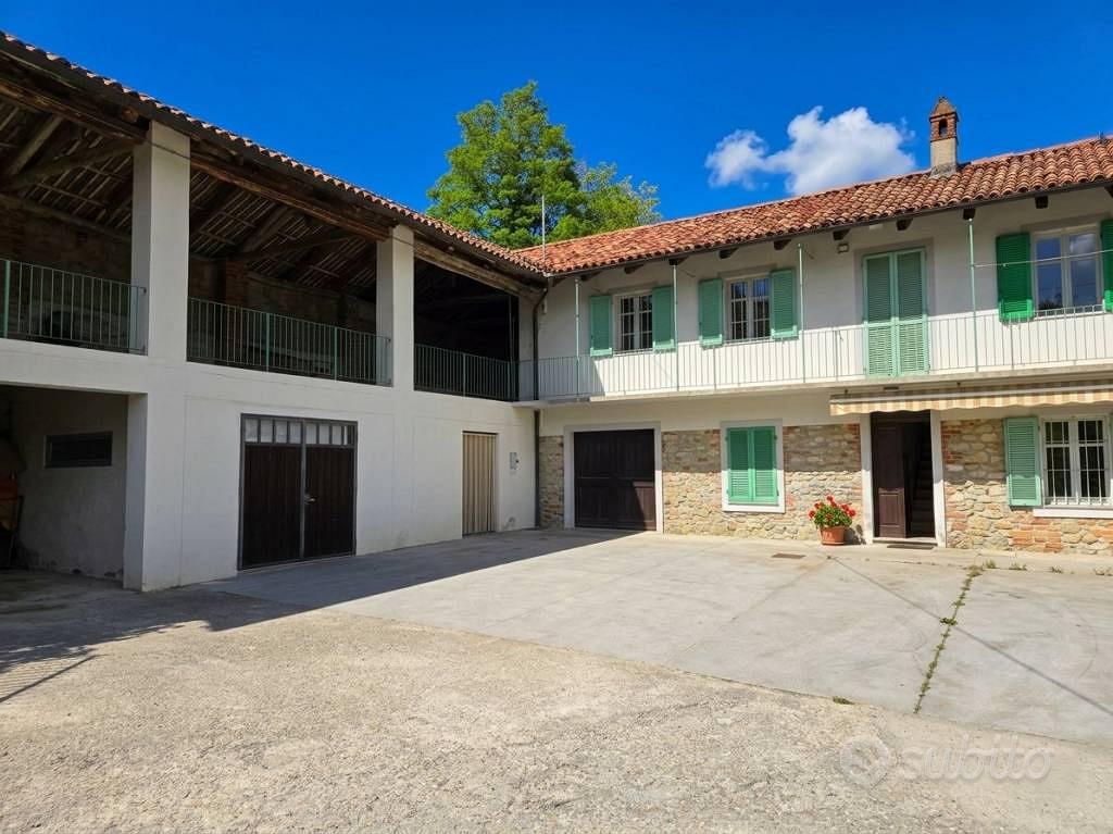 Rustico / Casale di 239 m² con più di 5 locali e b - Vista 3