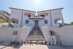 Budoni | San Lorenzo | Spaziosa palazzina perfetta