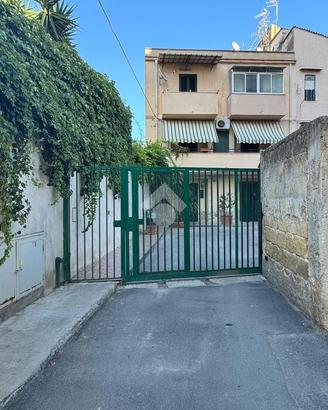 3 LOCALI A PALERMO