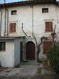 Rustico con terreno di 200 mq