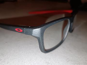 occhiali da lettura Oakley con lenti graduate hoya