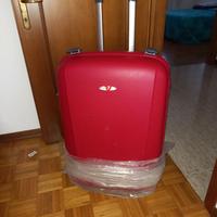 Valigia Roncato con ruote e manico estraibile