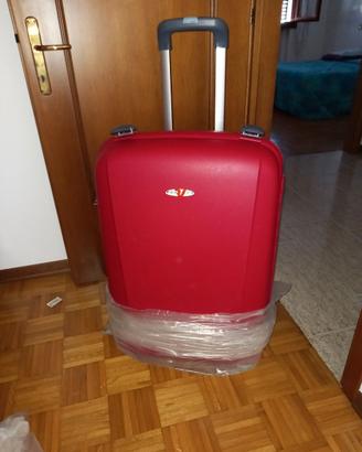 Valigia Roncato con ruote e manico estraibile