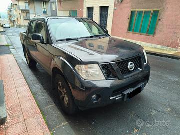 NISSAN Navara 2.5 double cab con gancio traino