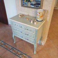 Piccolo comò in stile Shabby/Chic/Provenzale
