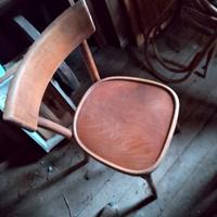 8 sedie tipo tone più 2 più chiare