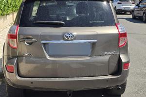 Crossover Toyota RAV 4