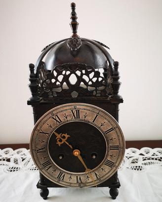 Orologio meccanico a lanterna