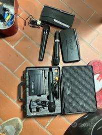 Set di numero tre microfoni, via Radio