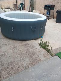 Idromassaggio gonfiabile