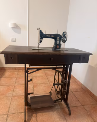 MACCHINA DA CUCIRE ANTICA LEGNO A PEDALE