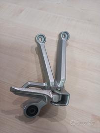 PEDANA PASSEGGERO DX ORIGINALE SUZUKI GSXR 600-750