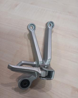 PEDANA PASSEGGERO DX ORIGINALE SUZUKI GSXR 600-750